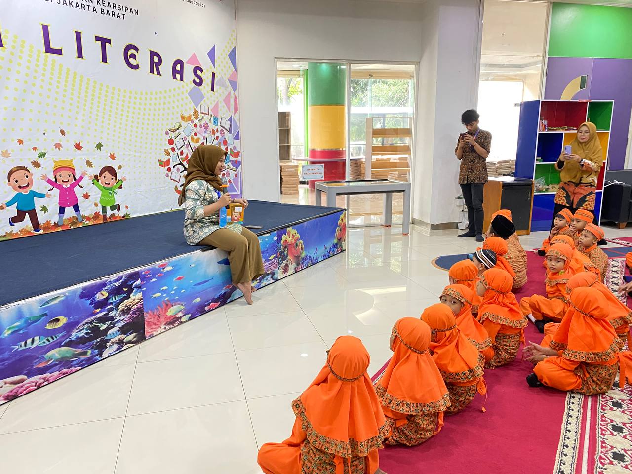 SI JALI Menelusuri Jejak Literasi Ke Perpustakaan Jakarta Barat Bersama TK Salwa Islamic School